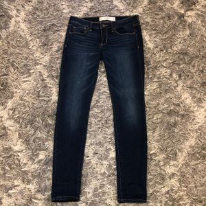 Never worn Abercrombie jeans size 2